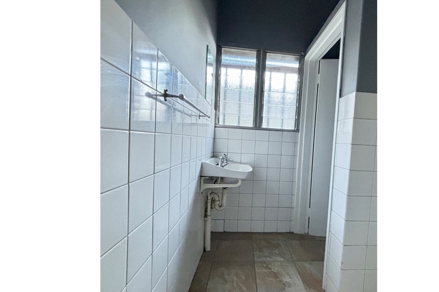 To Let commercial Property for Rent in Uitvlught Free State